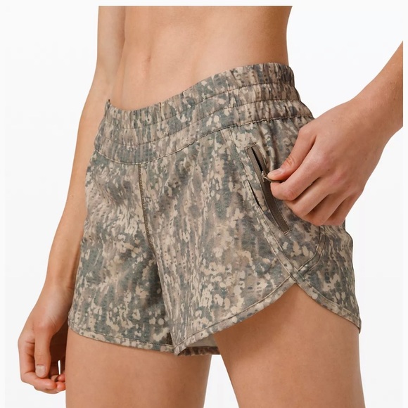 lululemon athletica Pants - LULULEMON TRACKER SHORT-GRITSTONE WHITE OPAL MULTI